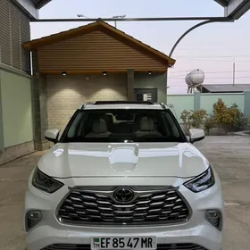 Toyota Highlander 2023