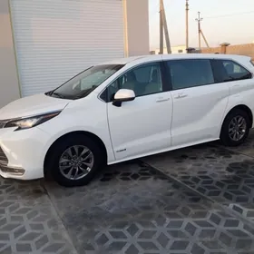 Toyota Sienna 2022