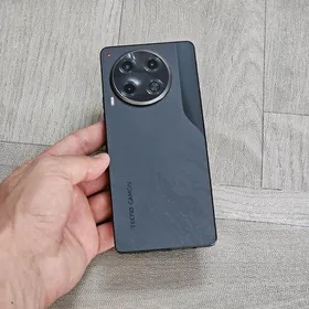 Tecno Camon 30. 16/256