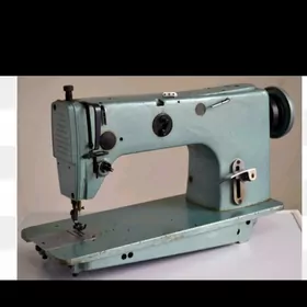 Швейная машина