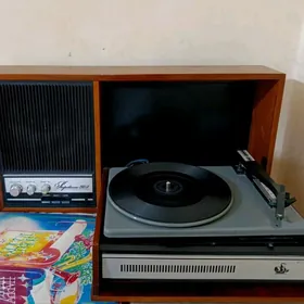 проигриватель антиквар