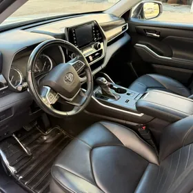 Toyota Highlander 2022