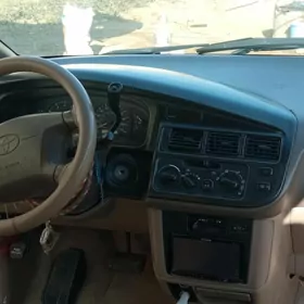 Toyota Sienna 2000