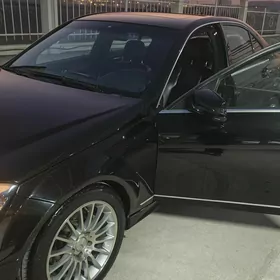 Mercedes-Benz 300SE 2010