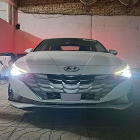 Hyundai Elantra 2022
