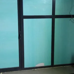 стена из пластика,, сэндвич,,