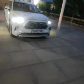 Toyota Highlander 2022