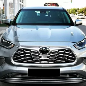 Toyota Highlander 2021
