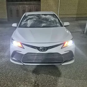 Toyota Camry 2021