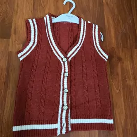 вязаная безрукавка