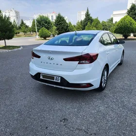 Hyundai Elantra 2020