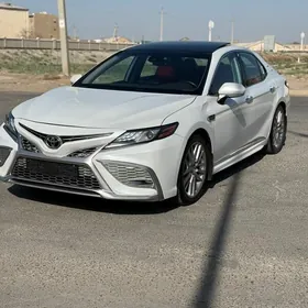 Toyota Camry 2021