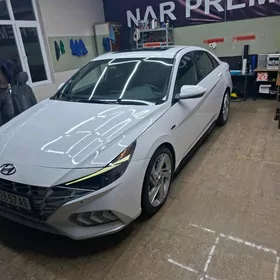 Hyundai Elantra 2023
