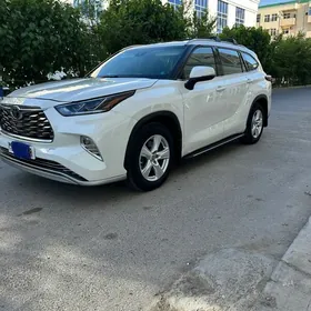 Toyota Highlander 2020