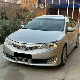 Toyota Camry 2014