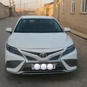 Toyota Camry 2020