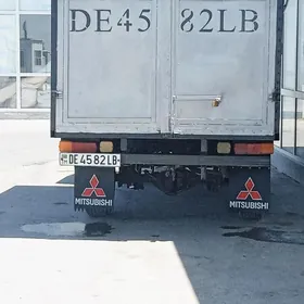 Mitsubishi Canter 2001