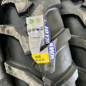 Traktor JCB 16.9/24 18.4/26