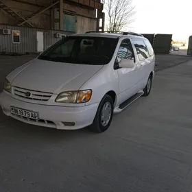 Toyota Sienna 2003