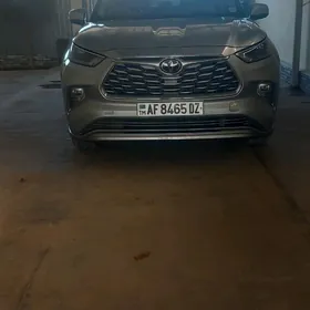 Toyota Highlander 2022