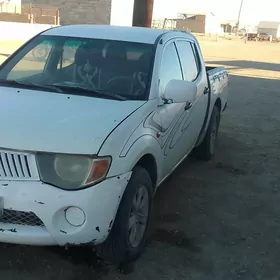 Mitsubishi L200 2008