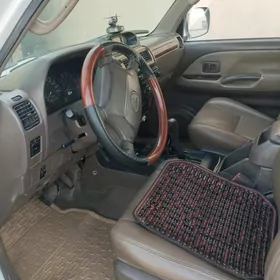 Toyota Land Cruiser Prado 2000
