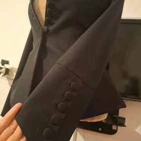 КОСТЮМ ЖЕНСКИЙ ЧЕРНЫЙ.