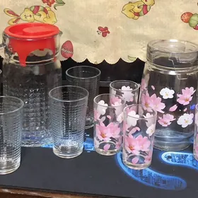 графин и стаканы