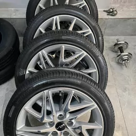 Kia  Stinger  r18 radnoÿ