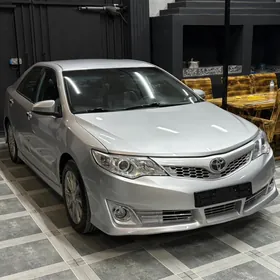 Toyota Camry 2014
