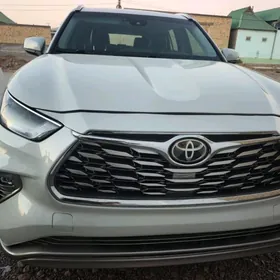 Toyota Highlander 2021