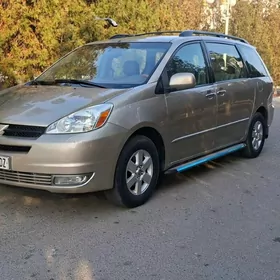 Toyota Sienna 2005