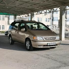 Toyota Sienna 2000