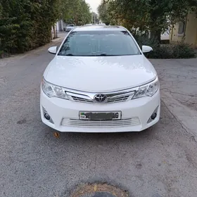 Toyota Camry 2012