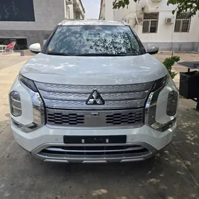 Mitsubishi Outlander 2025