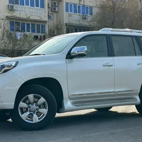 Toyota Land Cruiser Prado 2014