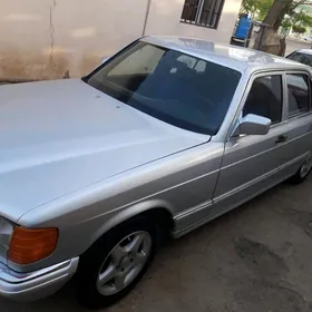 Mercedes-Benz C280 1983