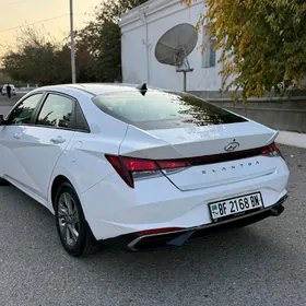 Hyundai Elantra 2021