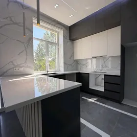 Продаю 3 ком 30 мкр 100м2