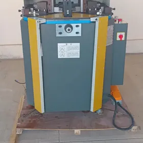 Pres stanok IZO aýna gapyñky