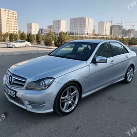 Mercedes-Benz C300 2011
