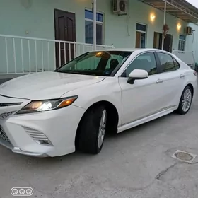 Toyota Camry 2018