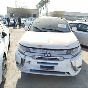 Mitsubishi Outlander 2020