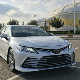 Toyota Camry 2021