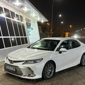 Toyota Camry 2019