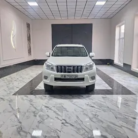 Toyota Land Cruiser Prado 2013