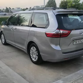 Toyota Sienna 2015