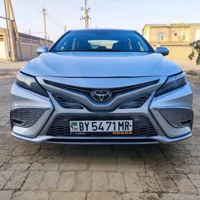 Toyota Camry 2021