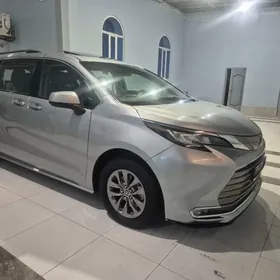 Toyota Sienna 2021