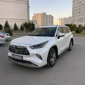 Toyota Highlander 2021